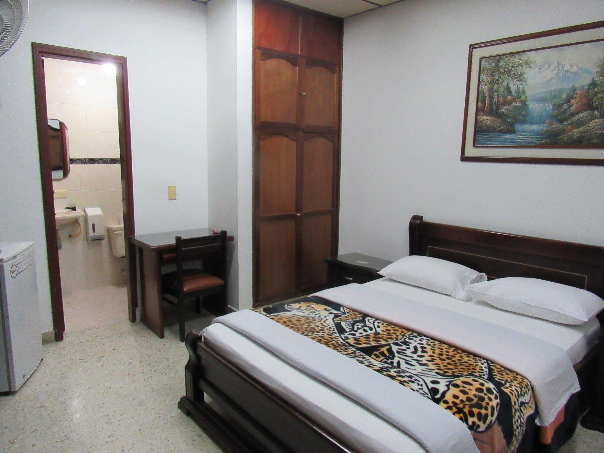 Hotel Ejecutivo Pereira Esterno foto