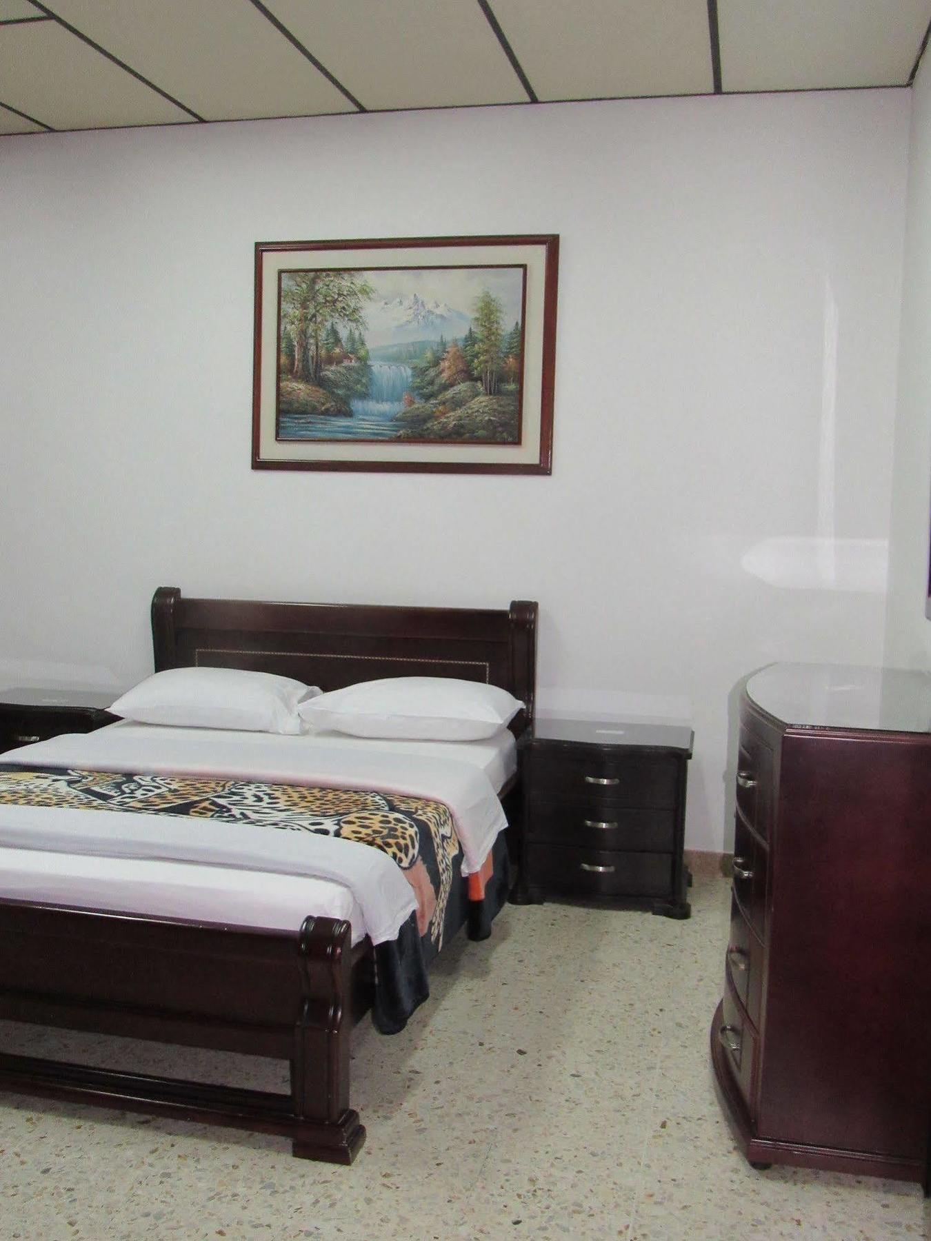 Hotel Ejecutivo Pereira Esterno foto