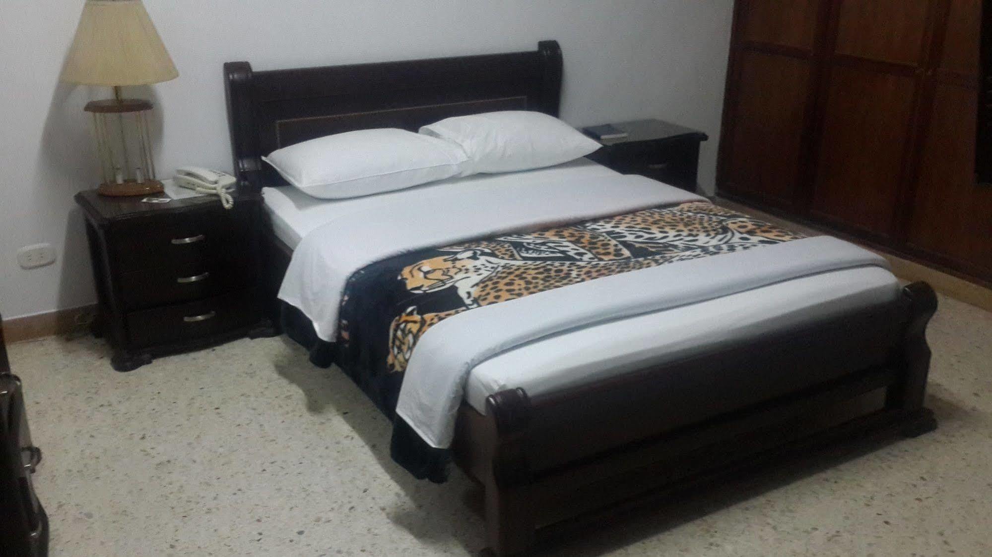 Hotel Ejecutivo Pereira Esterno foto